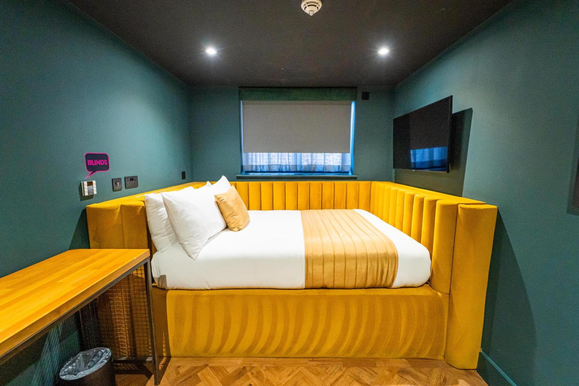 Deluxe Room,1739644843:JPEG